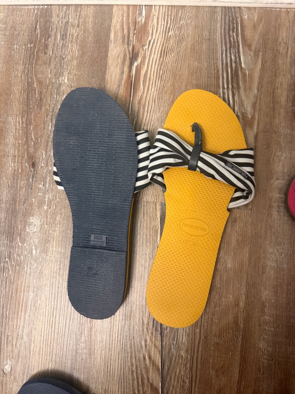 Havaianas St Tropez Flip Flop
Nautical Blue White Stripe Mustard - Size 7/8 - Picture 7 of 7